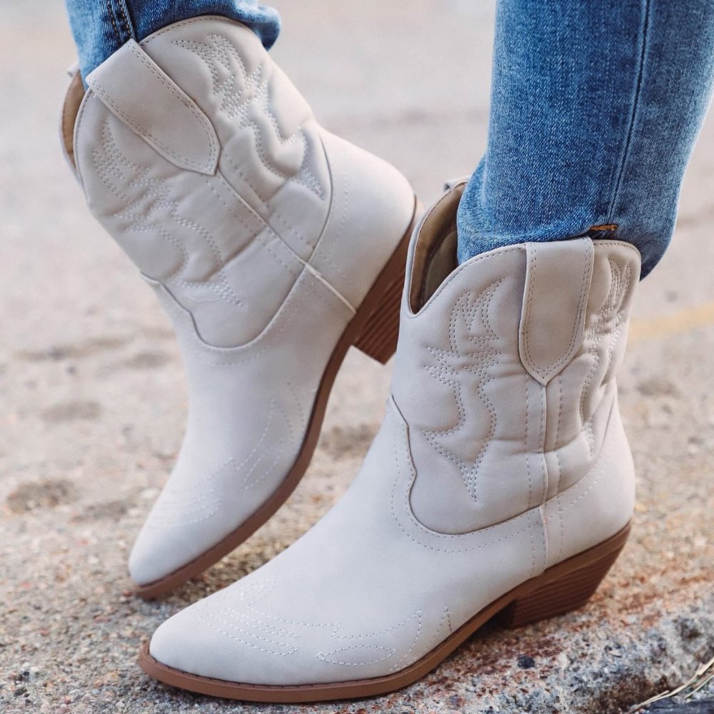 NEW๐ฅ Sand Embroidered Cowboy Cowgirl Ankle Booties Boots Pointed Toe Block Heel - Picture 2 of 6